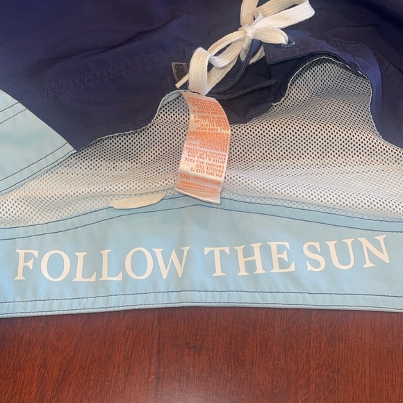 27001 SUNDEK Printed Swim Trunks Size: 40 board - Picture 9 of 12